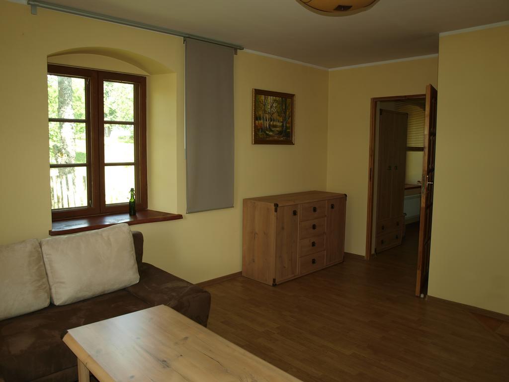 Dworek Szarki Exteriör bild